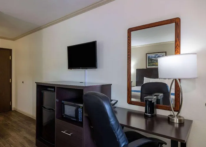 Travelodge By Wyndham Livingston