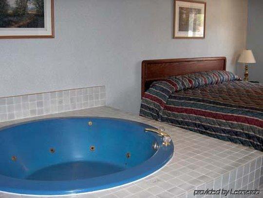 Travelodge By Wyndham Livingston